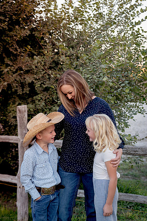 Mindy Family Gallery 24-2060