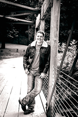 Senior 2020-0740-2bw
