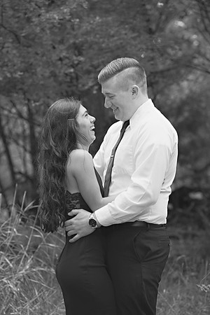 Jordyn and Austin Engagement Session 2017-6049