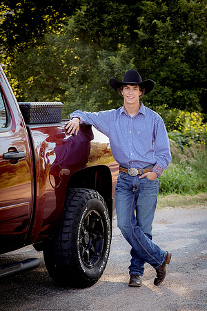 Ethan Senior Gallery 2023-0525
