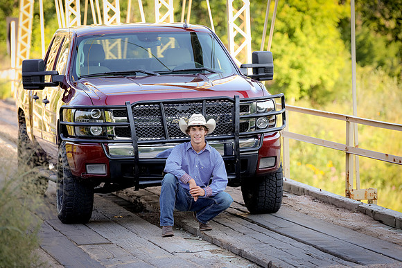 Ethan Senior Gallery 2023-0582