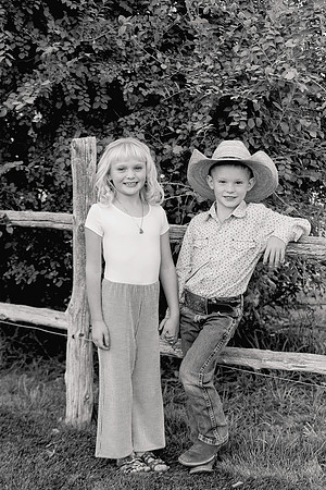 Mindy Family Gallery 24-2036BW