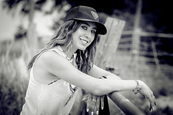 Bailee Senior Gallery 2022-5049BW