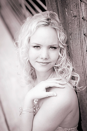 Emma Senior Gallery-7772bw