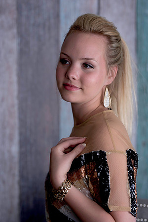 Emma Senior Gallery-8198