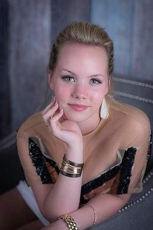Emma Senior Gallery-8187