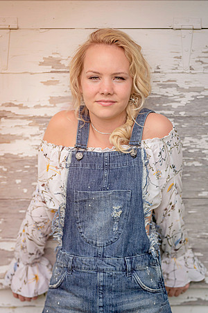 Emma Senior Gallery-7950