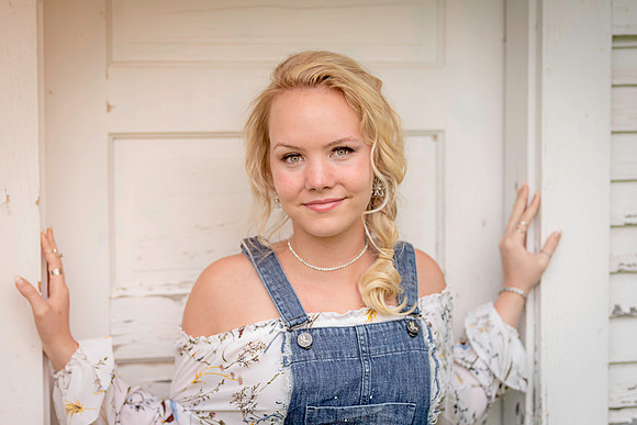 Emma Senior Gallery-7938-2