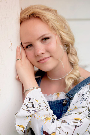 Emma Senior Gallery-7945