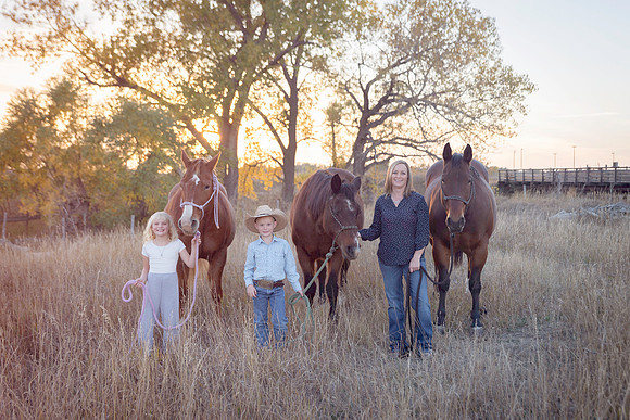 Mindy Family Gallery 24-2086