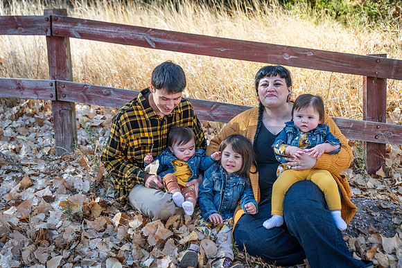 Laura Family Gallery 24-2323