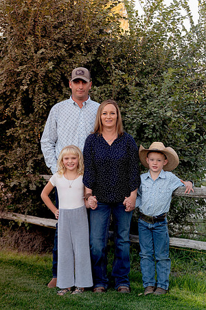 Mindy Family Gallery 24-2034