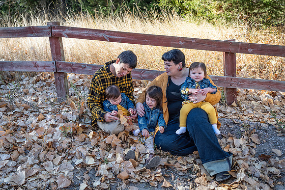 Laura Family Gallery 24-2321