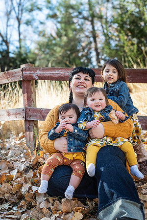 Laura Family Gallery 24-2368