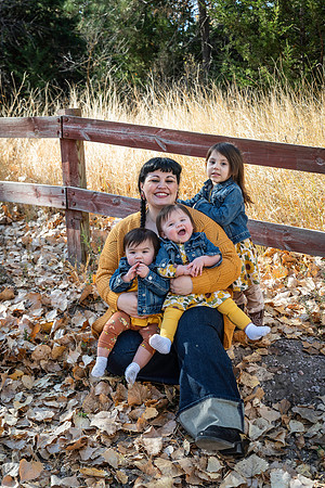 Laura Family Gallery 24-2358
